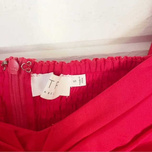 Like new! ASTR The Label Serilda Cutout Puff Sleeve Red Lyocell Mini Dress Small - Picture 11 of 15